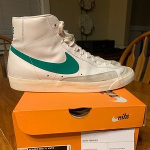 Lucid Green Vintage Blazer Mid 77